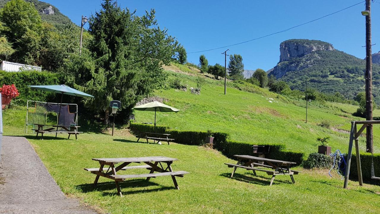 Apartamentos La Corona - Cabrales Carrena de Cabrales Buitenkant foto